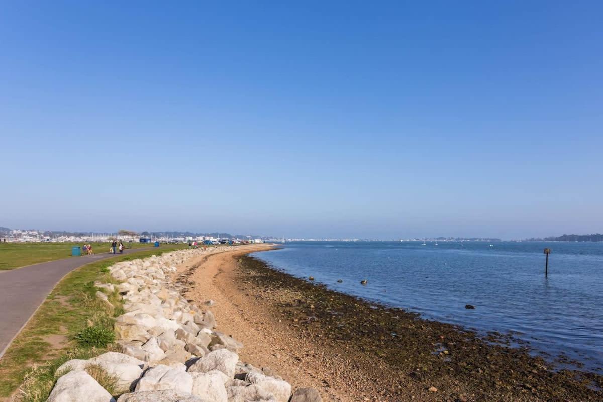 Trade Winds Villa Poole Exterior foto
