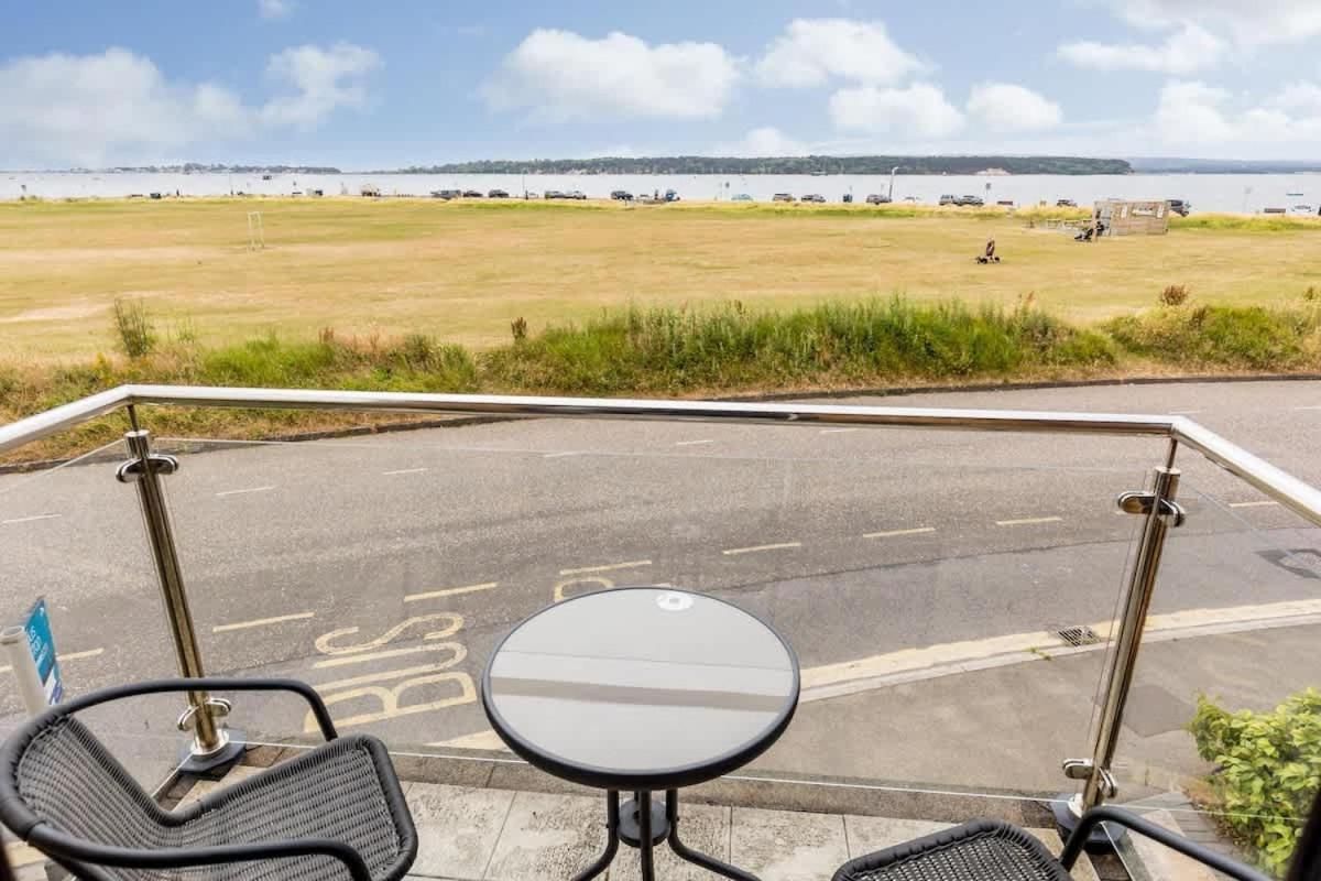 Trade Winds Villa Poole Exterior foto